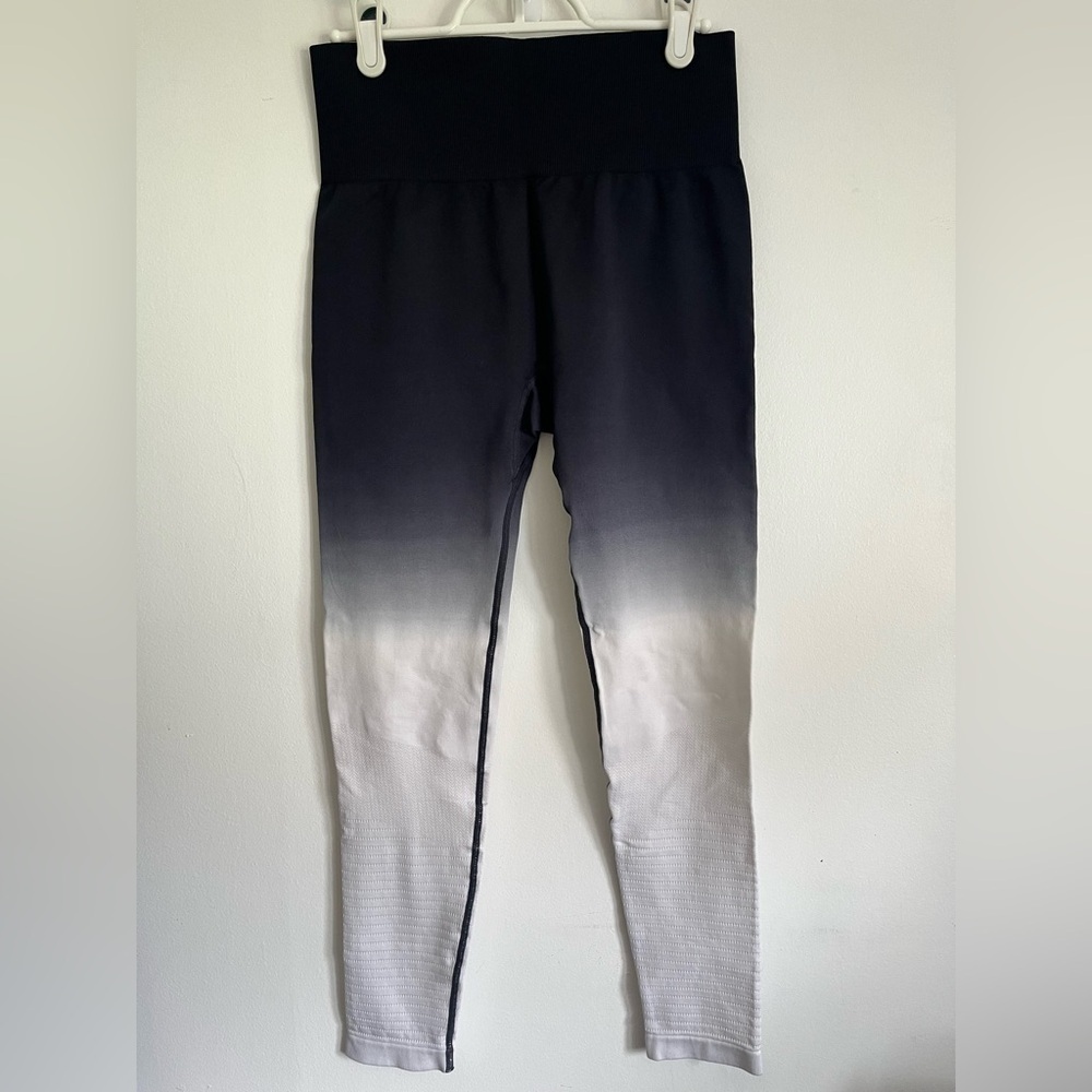 Zyia Black White Ombre Performance High-Rise 7/8 Leggings - M Medium